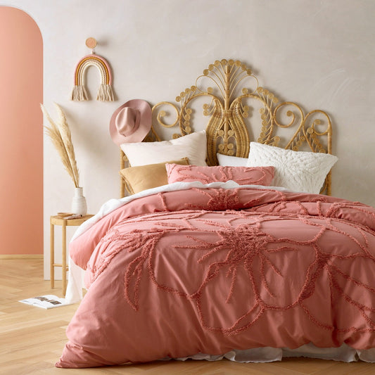 Creating a Cozy Haven: How to Use Cushions and Throws to Transform Your Bedroom