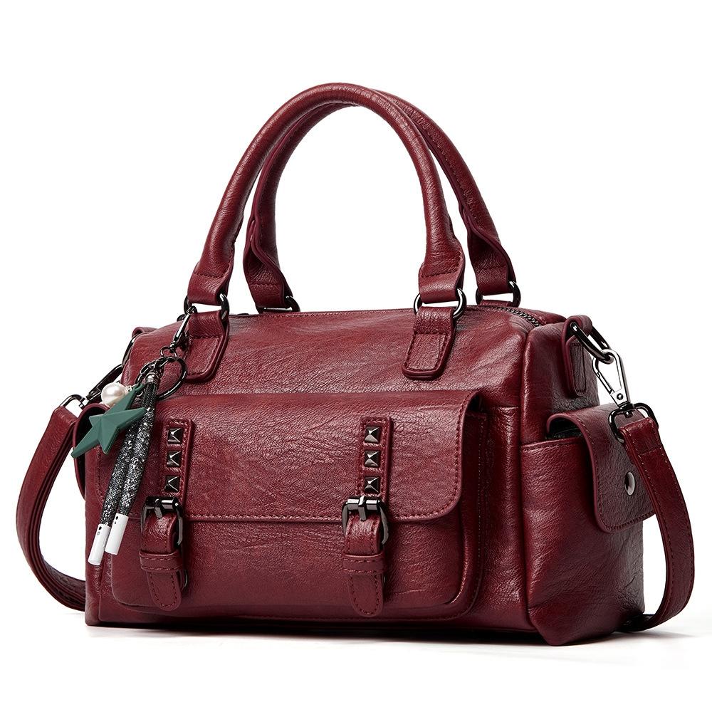 Large Capacity Crossbody Shoulder Bag in Pebbled Leather - Brown