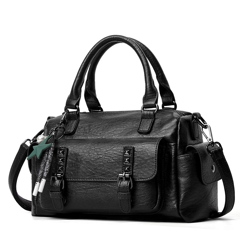 Large Capacity Crossbody Shoulder Bag in Pebbled Leather - Brown